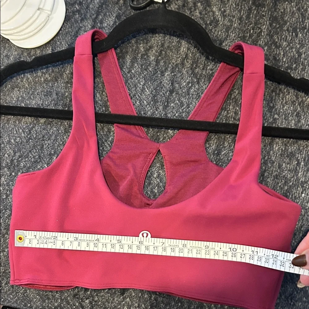 Lululemon EUC Women's Dark pink crop top. Size 6 square dot